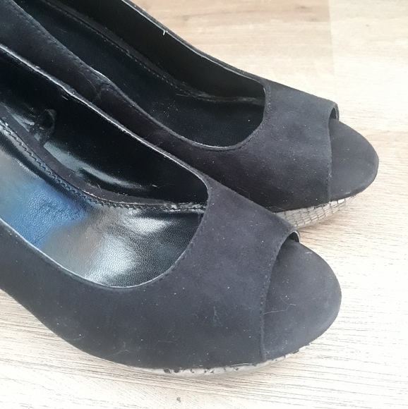 1990's Express Faux Snake Skin Open Toe Wedge Heels - Size 10 Black Suede Shoes - Picture 3 of 15